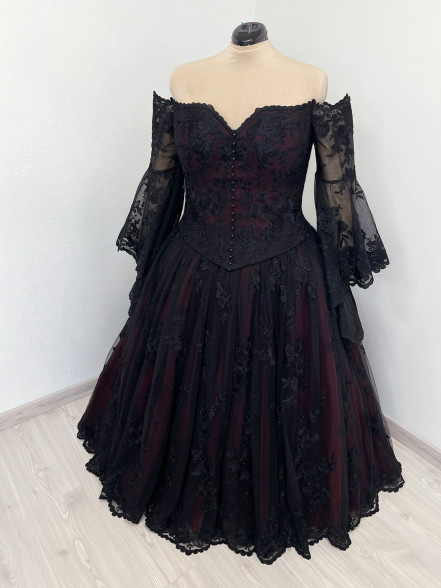 ASTRID black and red basque waist dress