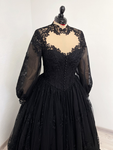 VIVIENNE basque waist open back lace gown